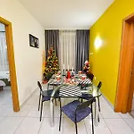 Ideal Old Centre Apartment