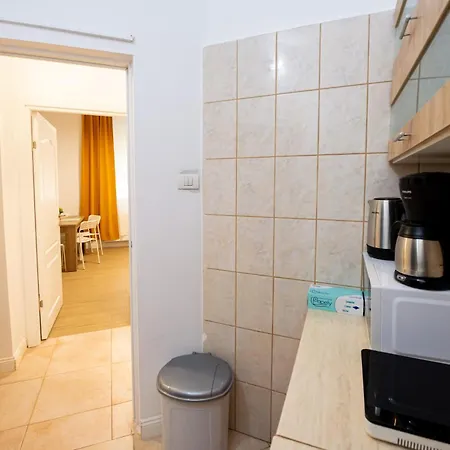 Ideal Old Centre Apartment *