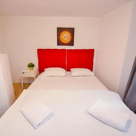 Ideal Old Centre Apartment