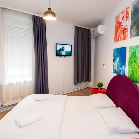 Ideal Old Centre Apartment