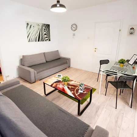 Ideal Old Centre Apartment