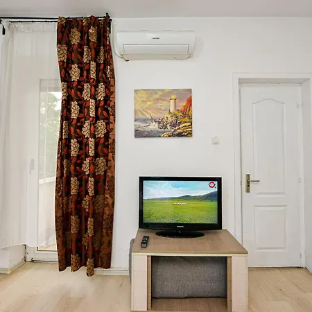 Ideal Old Centre Apartment