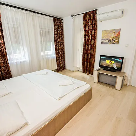 Ideal Old Centre Apartment